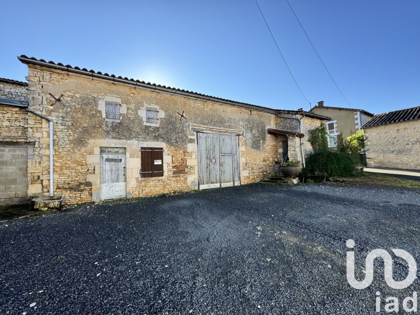 Barn conversion 2 rooms of 120 m² in Couture (16460)