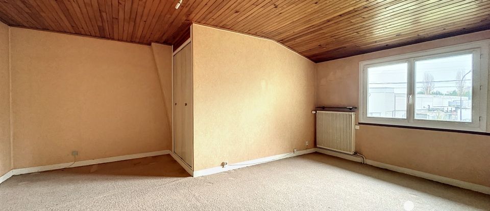 Maison traditionnelle 5 pièces de 120 m² à Pontault-Combault (77340)