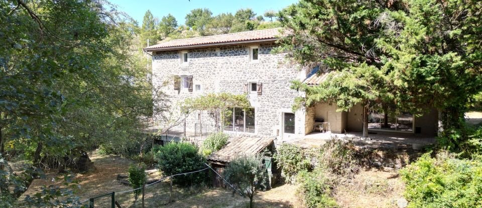 Country house 8 rooms of 236 m² in Lussas (07170)