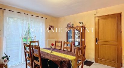 House 6 rooms of 110 m² in Bains-sur-Oust (35600)