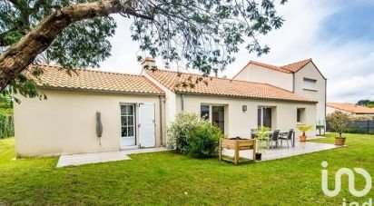 House 7 rooms of 196 m² in Basse-Goulaine (44115)