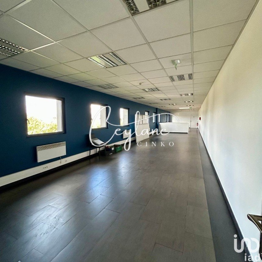 Offices of 170 m² in Mennecy (91540)