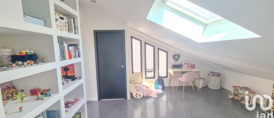 Loft 6 rooms of 244 m² in Saint-Maur-des-Fossés (94100)