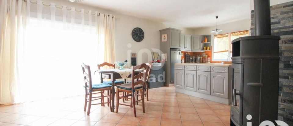 House 5 rooms of 115 m² in Saint-Beaulize (12540)