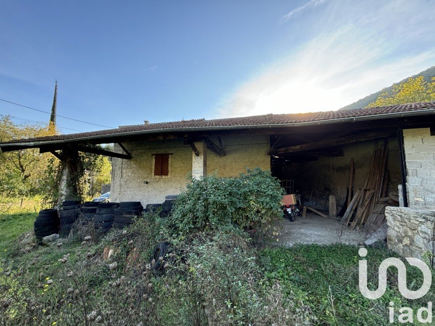 Maison traditionnelle 7 pièces de 230 m² à Gigors-et-Lozeron (26400)