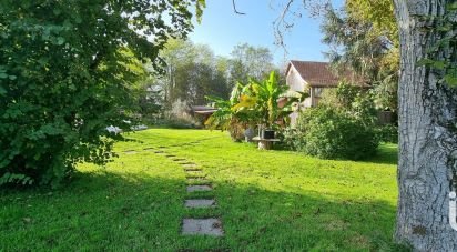 House 6 rooms of 185 m² in Sainte-Terre (33350)