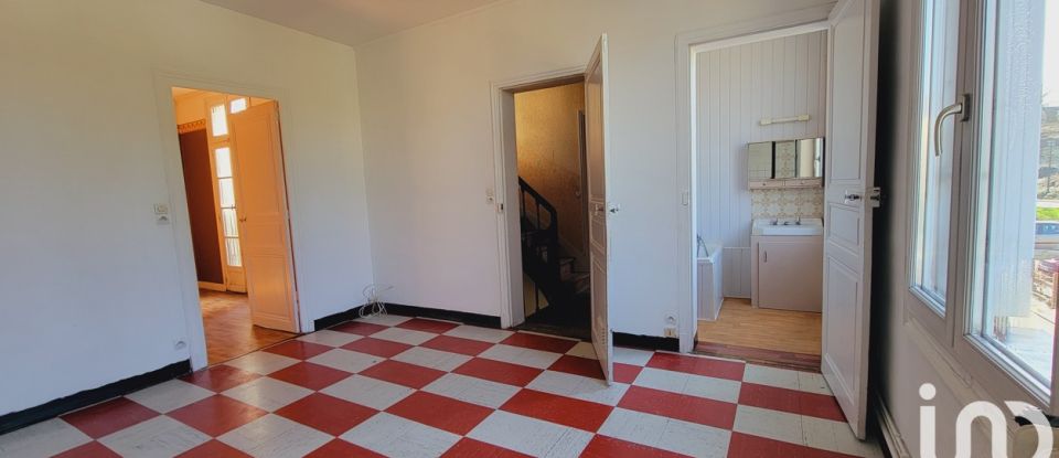 Town house 6 rooms of 106 m² in Saumur (49400)