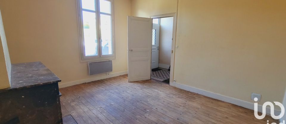 Town house 6 rooms of 106 m² in Saumur (49400)