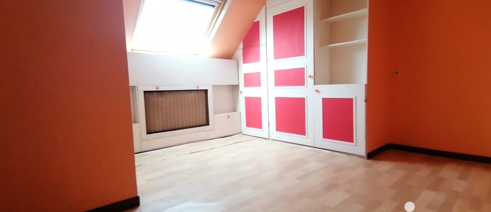 Town house 6 rooms of 106 m² in Saumur (49400)