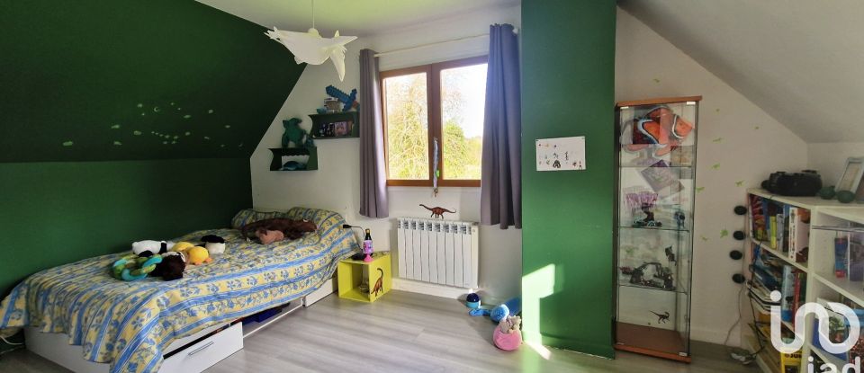 House 4 rooms of 137 m² in Le Bec-Hellouin (27800)