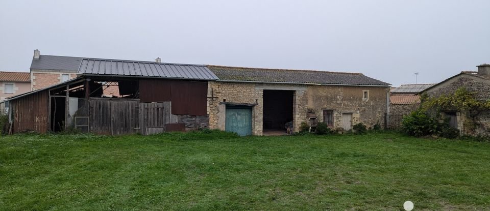 Maison de campagne 5 pièces de 124 m² à Saint-Léger-de-Montbrun (79100)