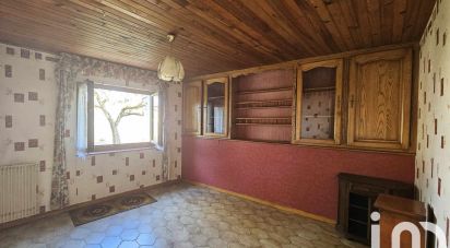 Village house 8 rooms of 214 m² in Les Adjots (16700)