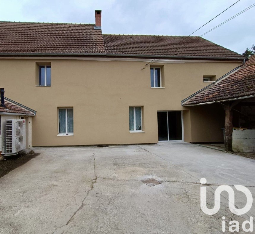 Maison de village 14 pièces de 298 m² à Villers-sur-Fère (02130)