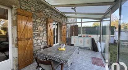 House 6 rooms of 184 m² in Bézenet (03170)