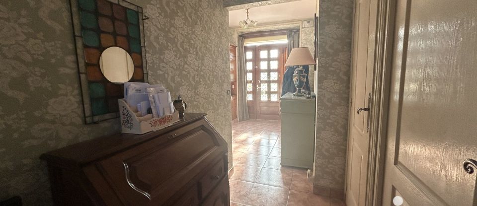 Maison 6 pièces de 184 m² à Bézenet (03170)