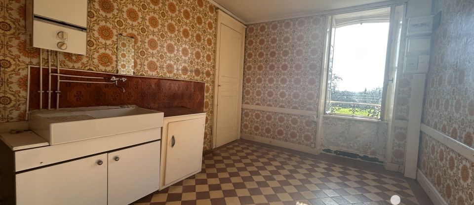 Maison 6 pièces de 184 m² à Bézenet (03170)