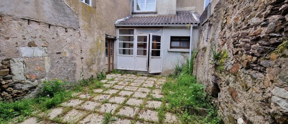 Town house 5 rooms of 118 m² in Chalonnes-sur-Loire (49290)