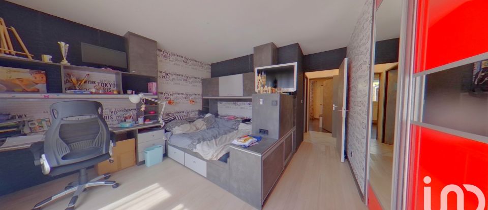 Maison 10 pièces de 250 m² à Saint-Germain-lès-Corbeil (91250)