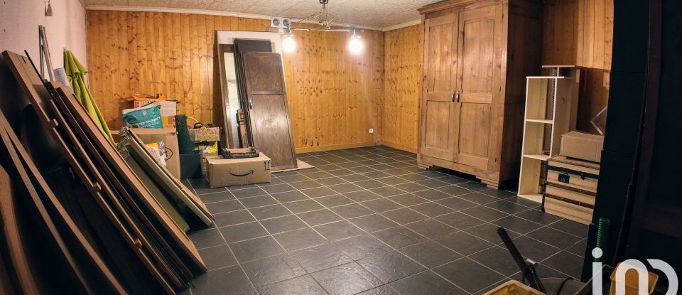 Maison traditionnelle 5 pièces de 130 m² à Soleymieux (42560)