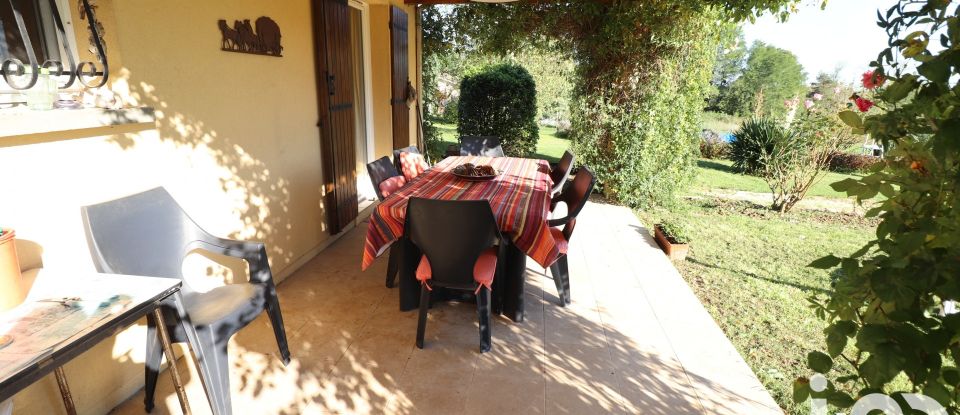 Traditional house 7 rooms of 133 m² in Montguyon (17270)