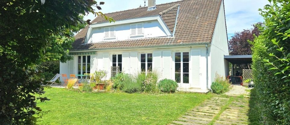 Maison 8 pièces de 185 m² à Saint-Saulve (59880)