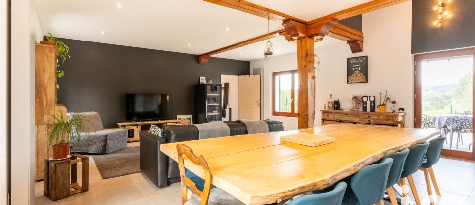 House 7 rooms of 170 m² in Saint-Médard-en-Forez (42330)