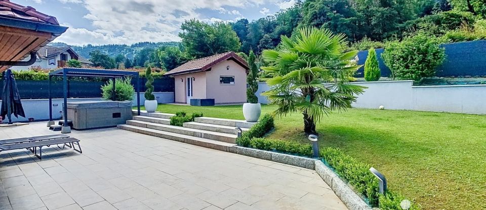 Maison 4 pièces de 220 m² à Bons-en-Chablais (74890)