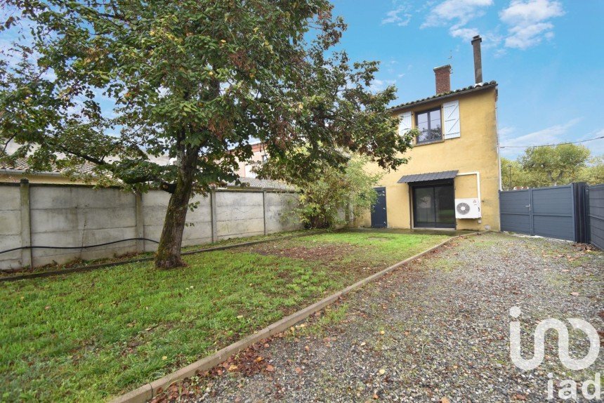 Maison de village 5 pièces de 175 m² à Saint-Clar-de-Rivière (31600)