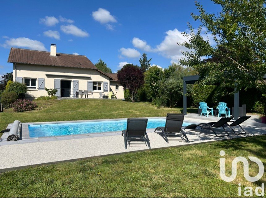 House 6 rooms of 134 m² in Cholet (49300)