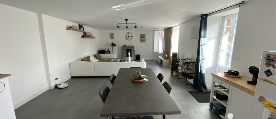 House 4 rooms of 100 m² in Les Herbiers (85500)