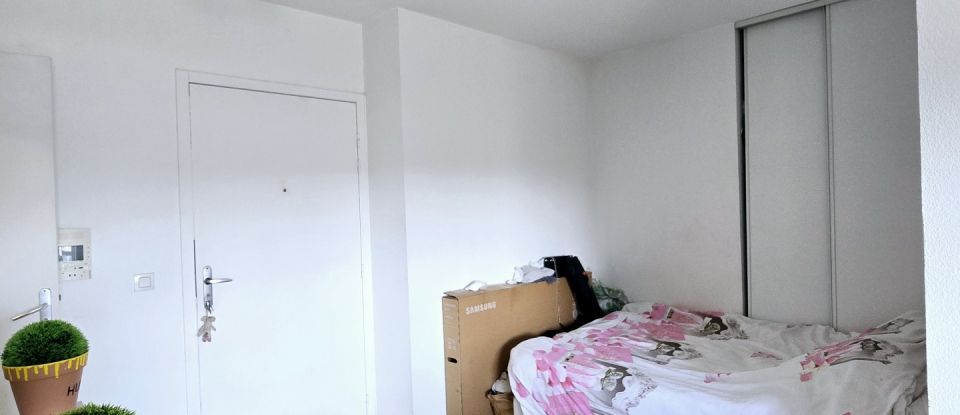 Apartment 1 room of 35 m² in Marseille (13015)