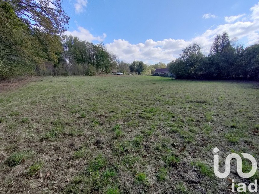 Land of 4,645 m² in Saint-Avit-de-Tardes (23200)