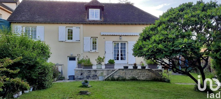 House 5 rooms of 107 m² in Nanteau-sur-Lunain (77710)