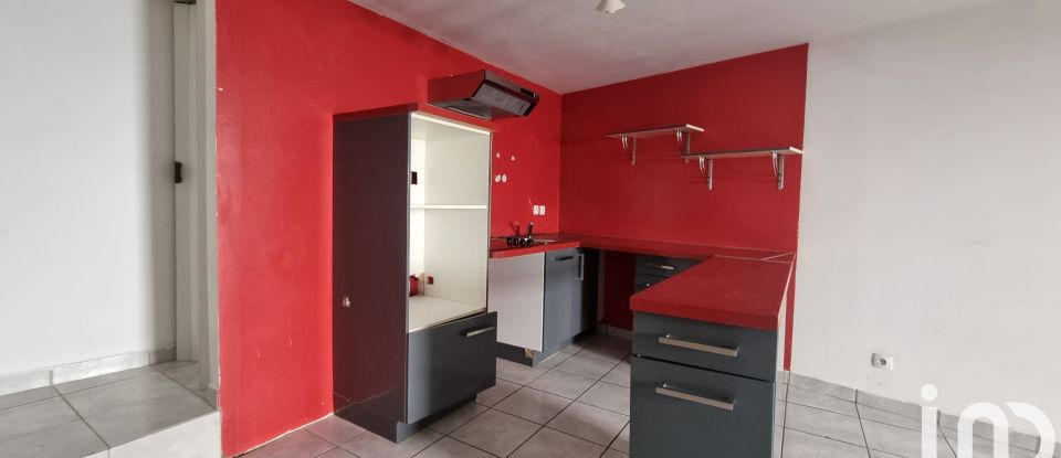 Apartment 3 rooms of 49 m² in Roujan (34320)