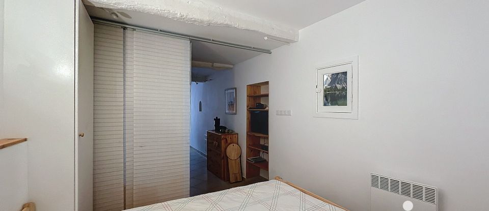 Studio 1 room of 28 m² in Entrevaux (04320)