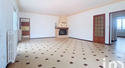 Maison 9 pièces de 290 m² à Pernes-les-Fontaines (84210)