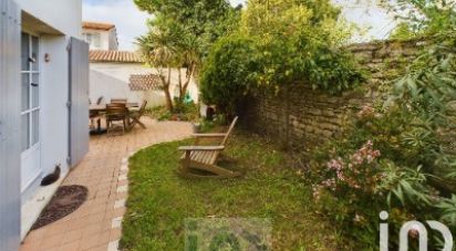 Traditional house 4 rooms of 93 m² in Saint-Martin-de-Ré (17410)