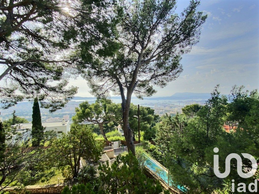 Maison 7 pièces de 220 m² à Toulon (83000)