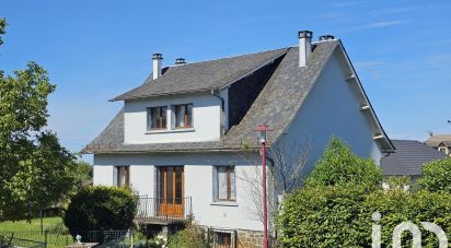 Maison traditionnelle 7 pièces de 129 m² à Mauriac (15200)