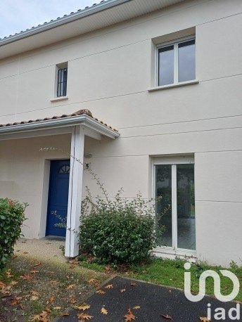 House 4 rooms of 80 m² in Langon (33210)