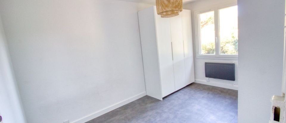 Apartment 4 rooms of 66 m² in Le Plan-de-la-Tour (83120)