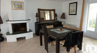 Traditional house 6 rooms of 140 m² in Santeny (94440)