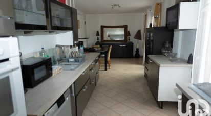 Traditional house 6 rooms of 140 m² in Santeny (94440)