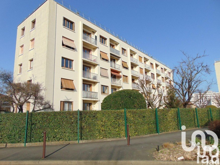 Apartment 4 rooms of 57 m² in Viry-Châtillon (91170)