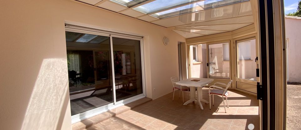 Maison traditionnelle 6 pièces de 141 m² à Jard-sur-Mer (85520)