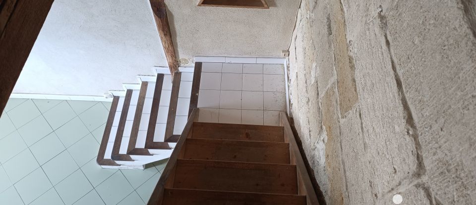 Traditional house 4 rooms of 85 m² in Arles (13200)