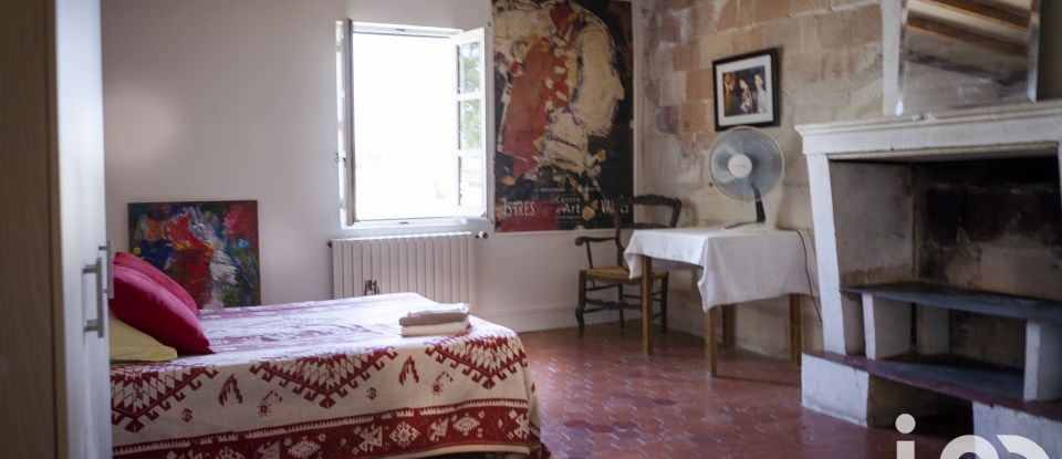 Traditional house 4 rooms of 85 m² in Arles (13200)