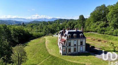 Château 18 pièces de 657 m² à Pau (64000)