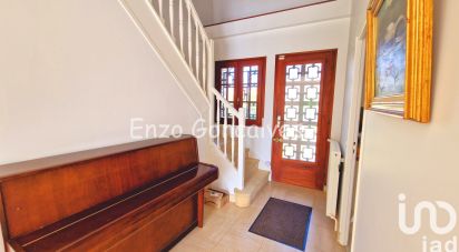 Traditional house 7 rooms of 175 m² in La Ville-du-Bois (91620)