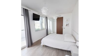 Apartment 3 rooms of 61 m² in Saint-Raphaël (83700)